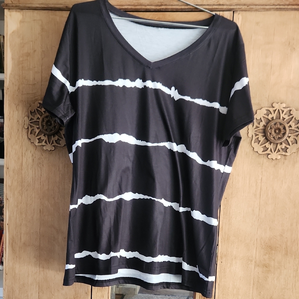 Black and White Striped Women's Top, XL EUC